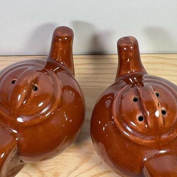 Cape Cod Teapot Salt and Pepper Original Early American - Picture 2 of 5